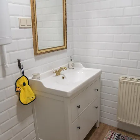 Monica's 아파트 에게르